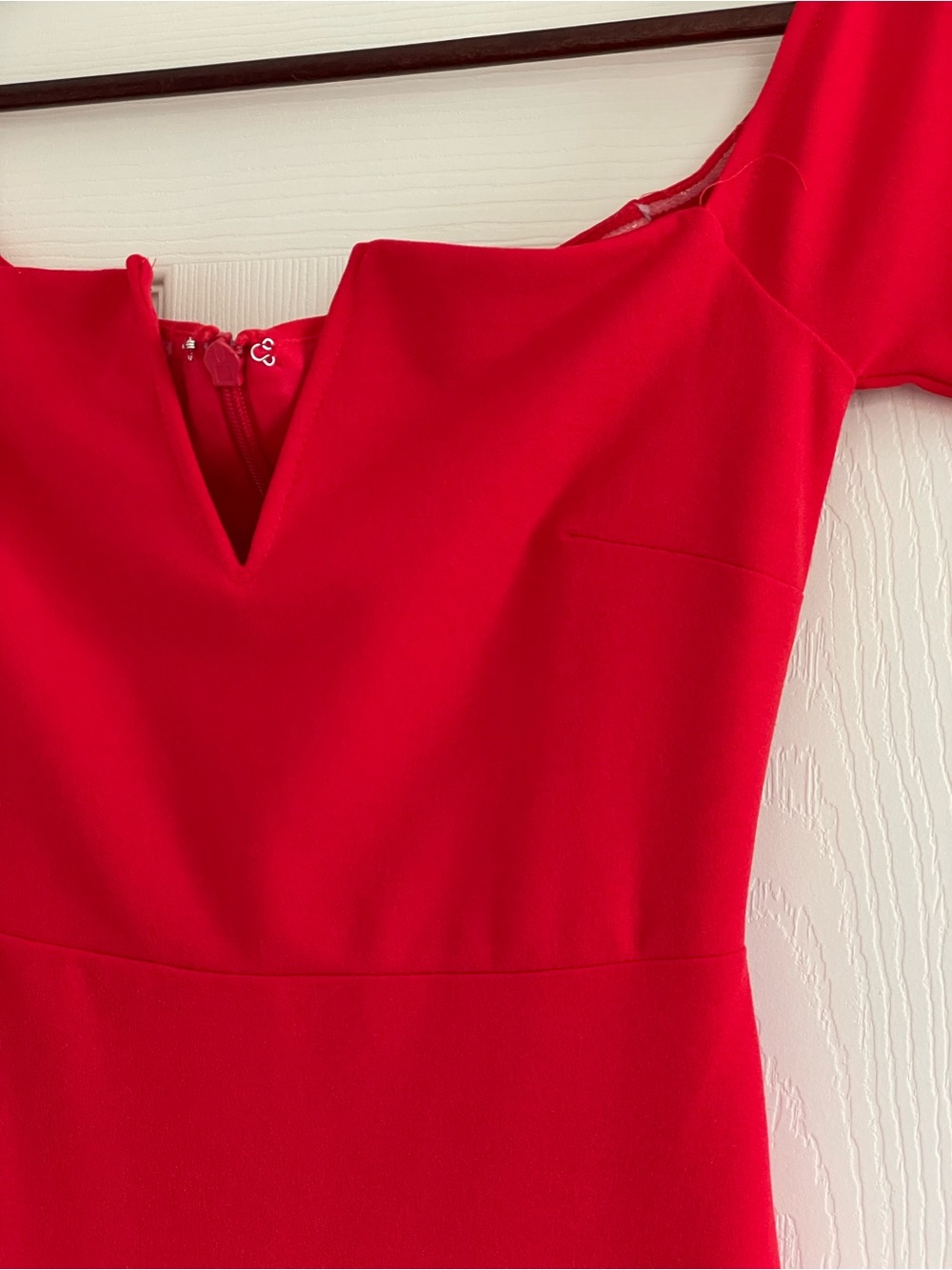 Lulu’s Red Off Shoulder Maxi Dress Formal Evening Gown Size S Flattering Fitted - Picture 5 of 10